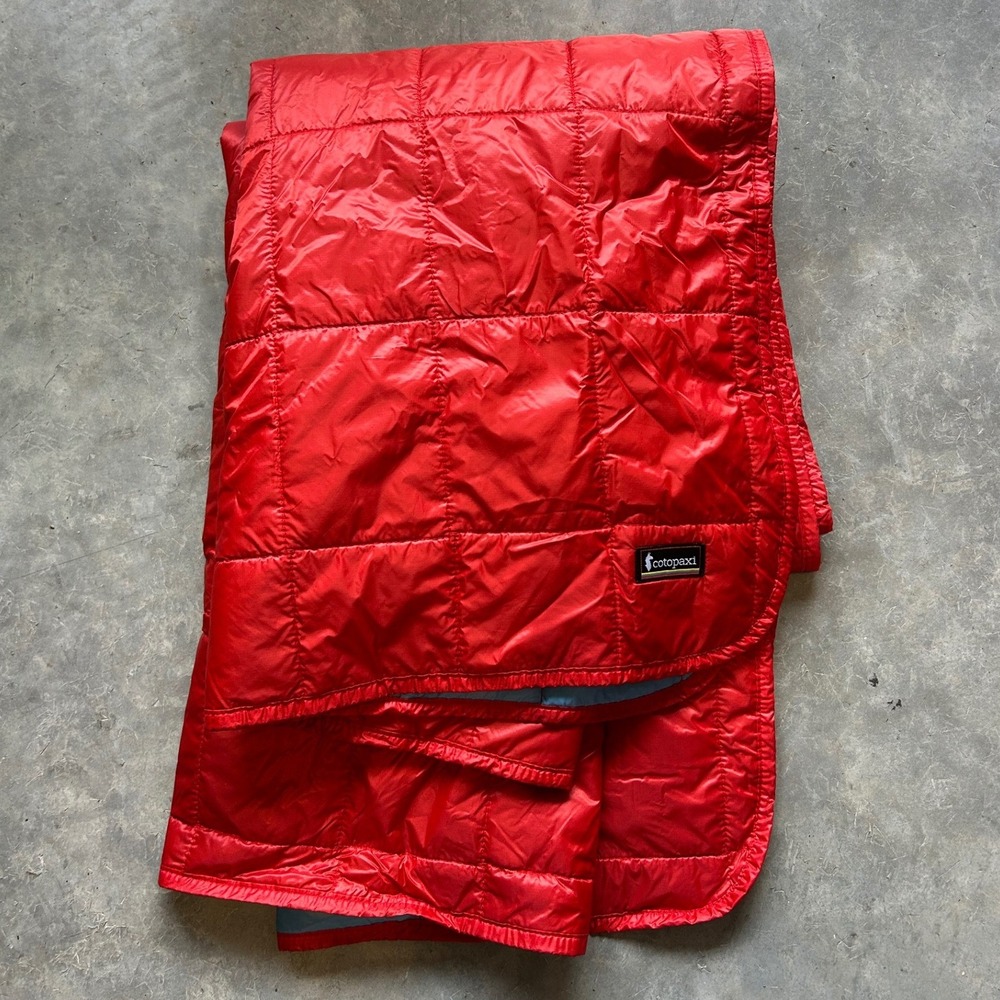 Cotopaxi Teca Blanket Red Blue Reversible Quilted Lightweight Camping Outdoor